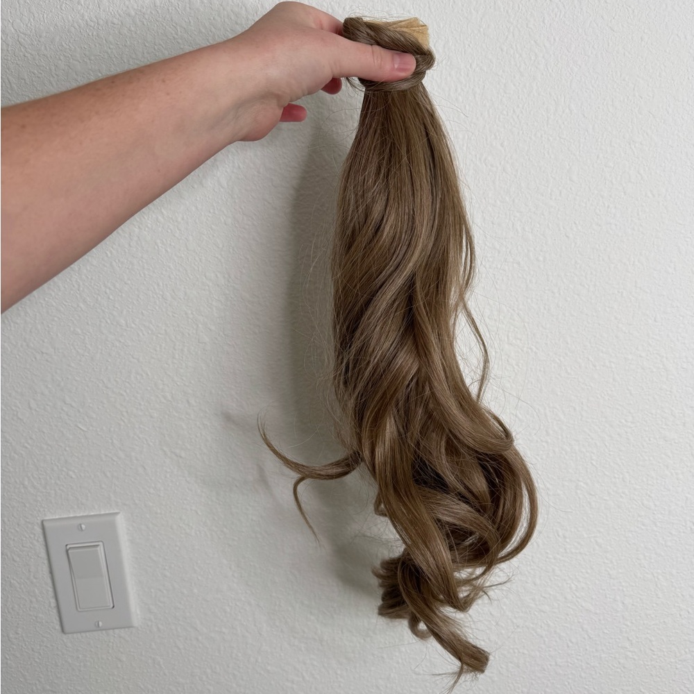 INH Hair (insert name here hair) jordynn pony in ash blonde